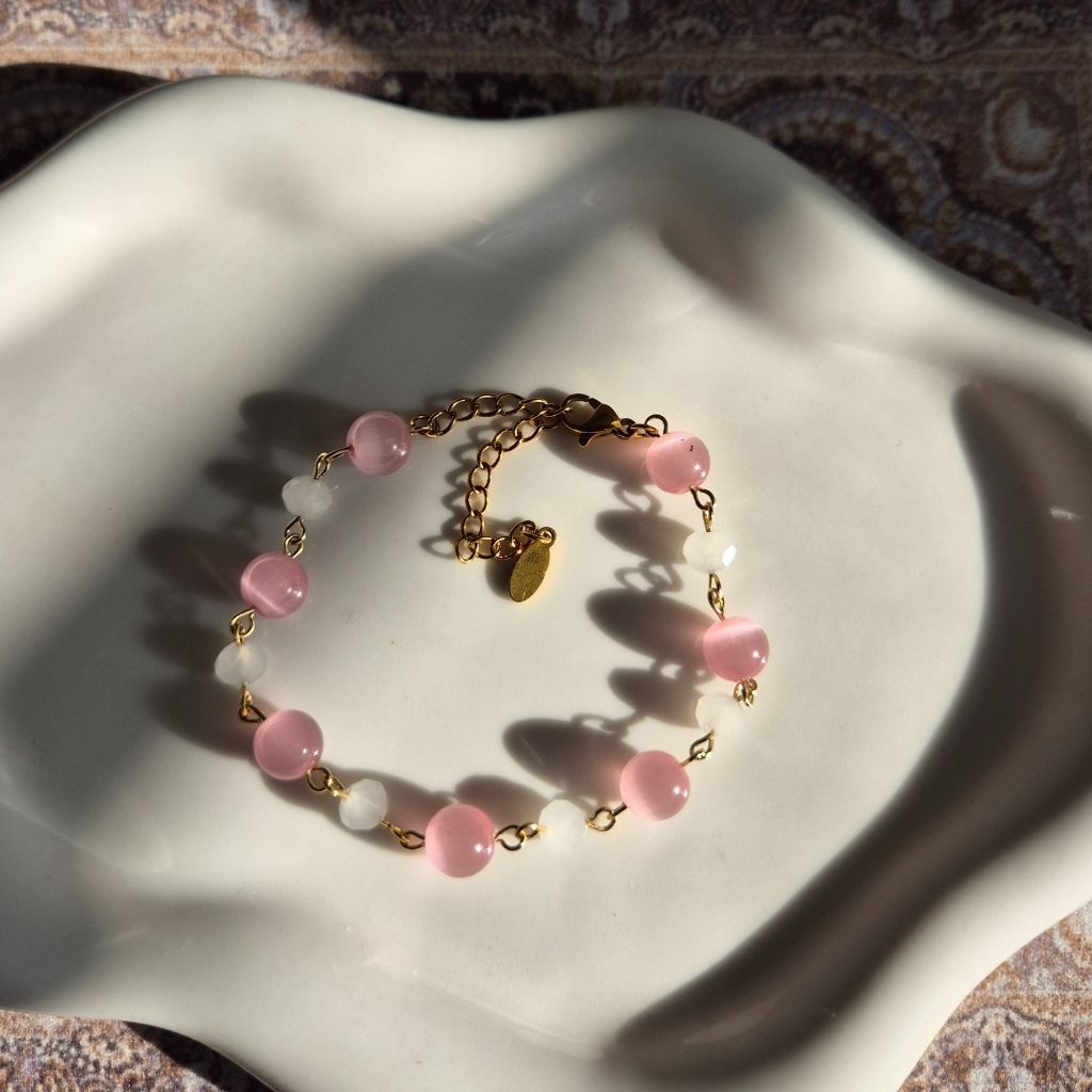 Blush Bloom - Handmade beaded bracelet