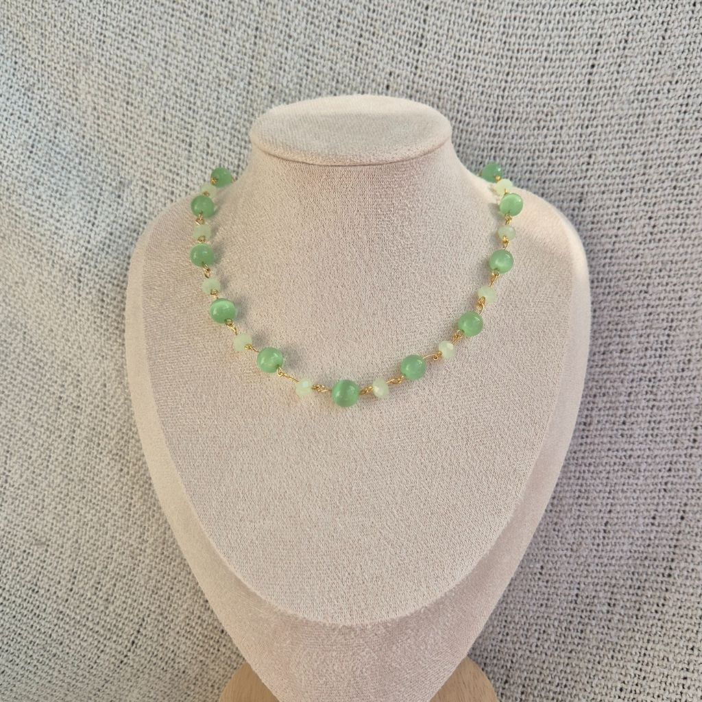 Emerald Bloom - Handmade beaded necklace