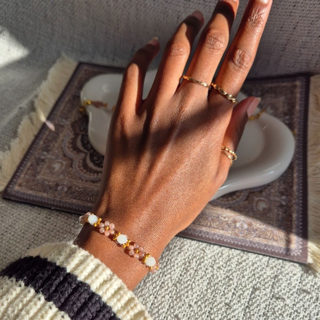 Blossom - Handmade floral beaded bracelet