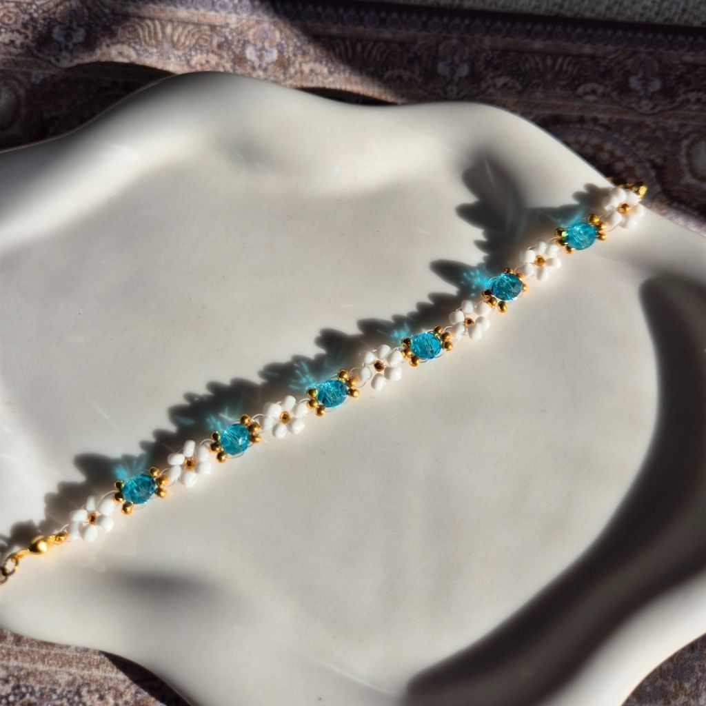 Blue - Handmade floral beaded bracelet