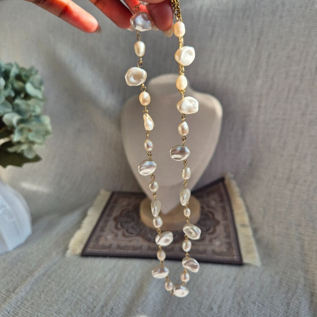 Ivory - Handmade beaded necklace